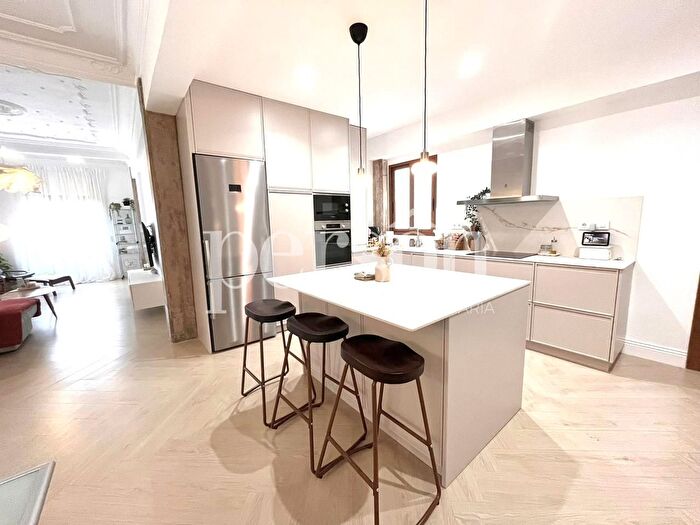 Casas en venta y pisos alquiler - 2