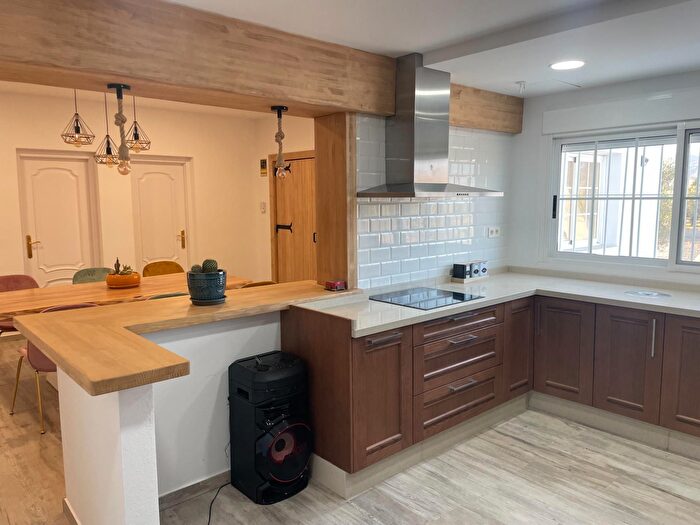 Casas en venta y pisos alquiler - 2