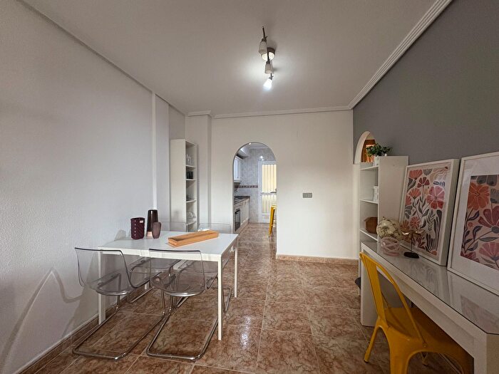 Casas en venta y pisos alquiler - 2