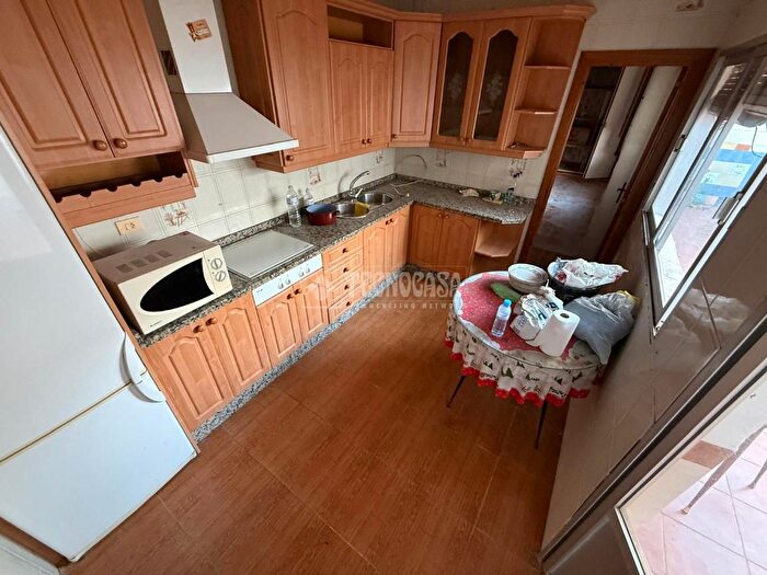 Casas en venta y pisos alquiler - 3