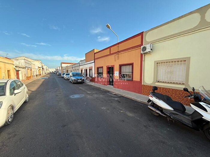 Casas en venta y pisos alquiler - 1