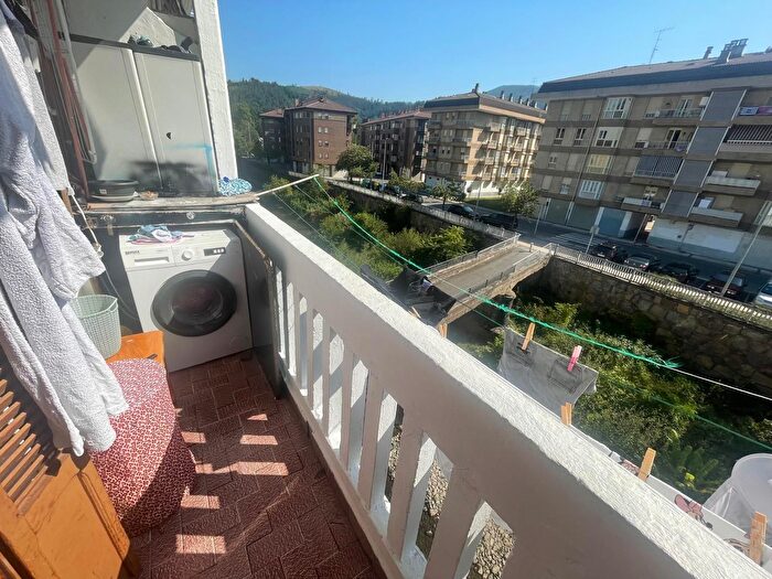 Casas en venta y pisos alquiler - 2