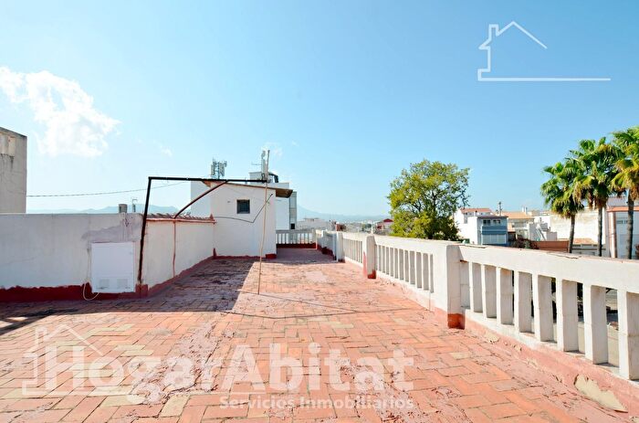Casas en venta y pisos alquiler - 1