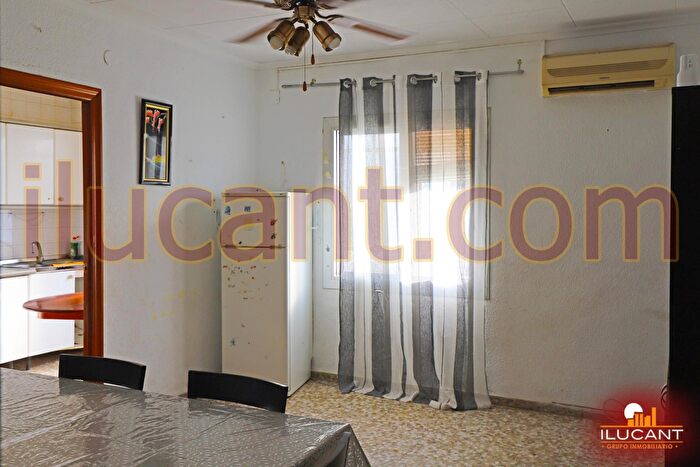 Casas en venta y pisos alquiler - 1