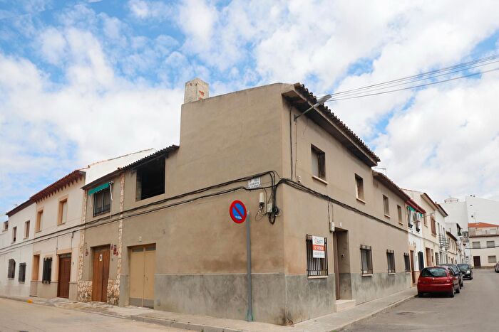Casas en venta y pisos alquiler - 1