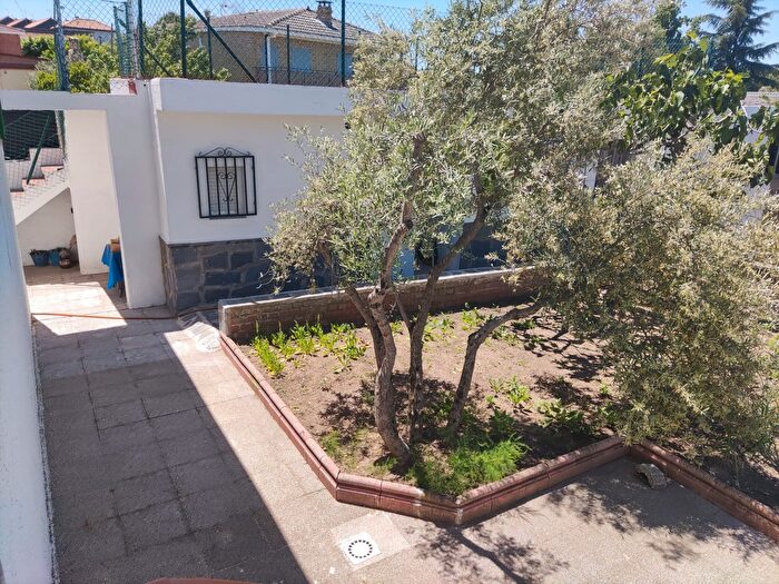 Casas en venta y pisos alquiler - 3