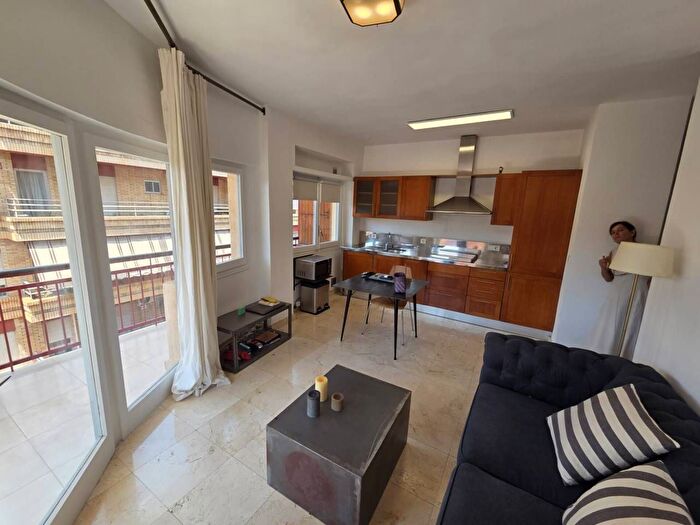 Casas en venta y pisos alquiler - 2