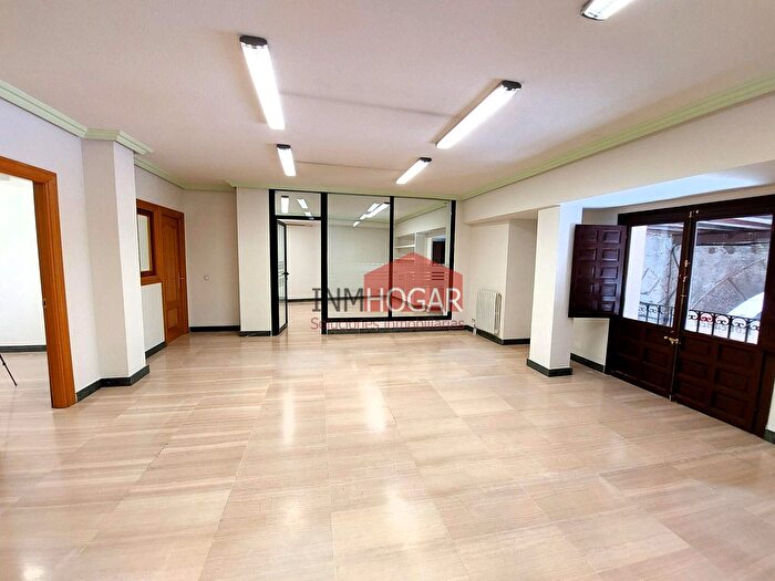 Casas en venta y pisos alquiler - 1