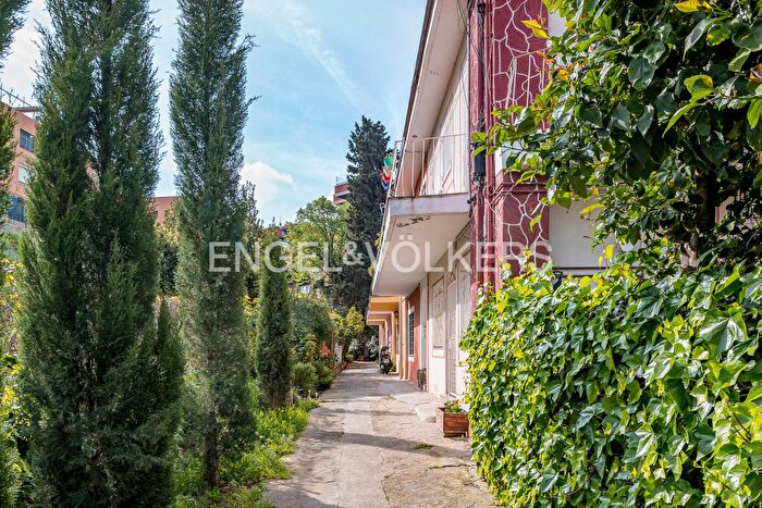 Casa en venta en Horta Guinardó, La Font den Fargues de 3 habitaciones