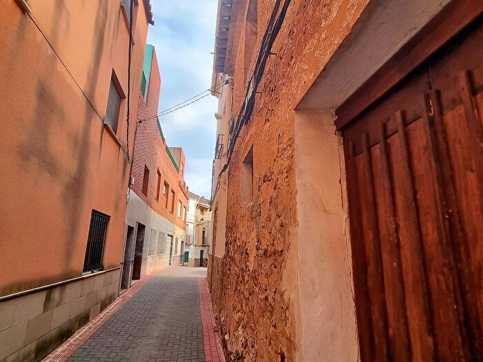 Casas en venta y pisos alquiler - 1