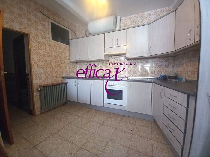 Casas en venta y pisos alquiler - 3