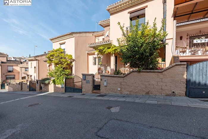 Casas en venta y pisos alquiler - 1