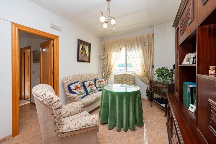 Casas en venta y pisos alquiler - 3
