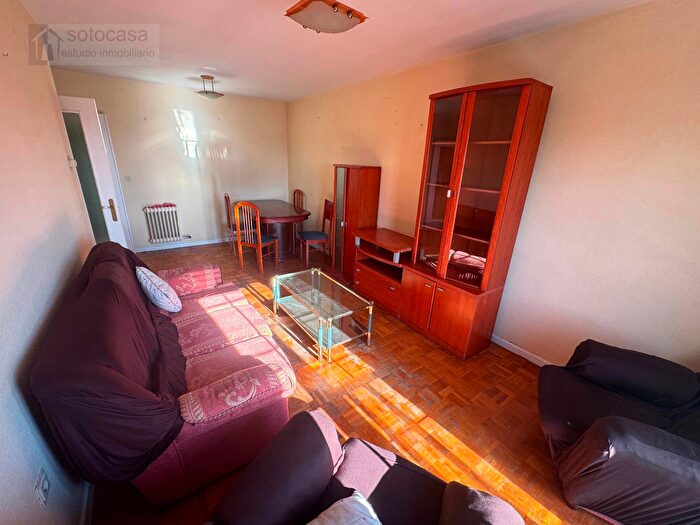 Casas en venta y pisos alquiler - 3