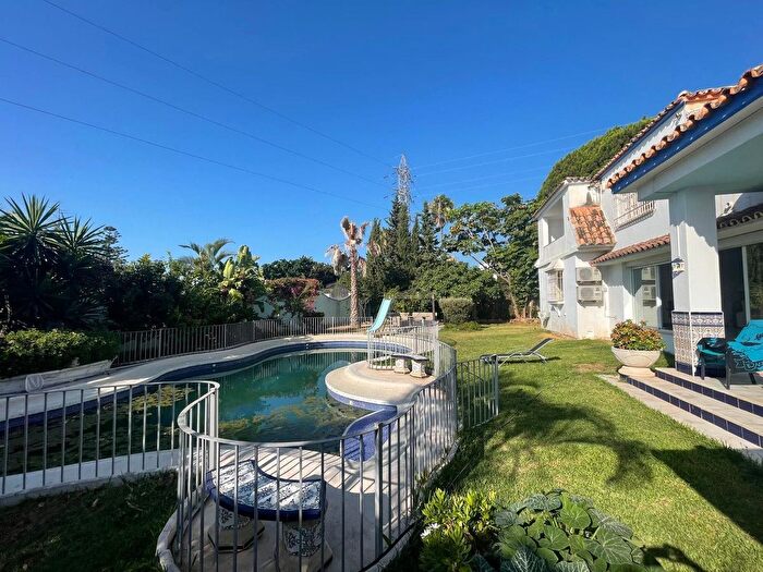 Casa en venta en Marbella Centro, Valdeolletas Las Cancelas Xarblanca de 7 habitaciones