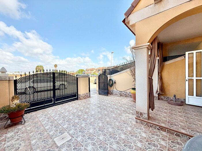 Casas en venta y pisos alquiler - 1