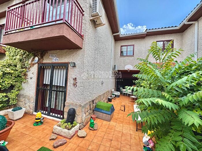 Casas en venta y pisos alquiler - 3