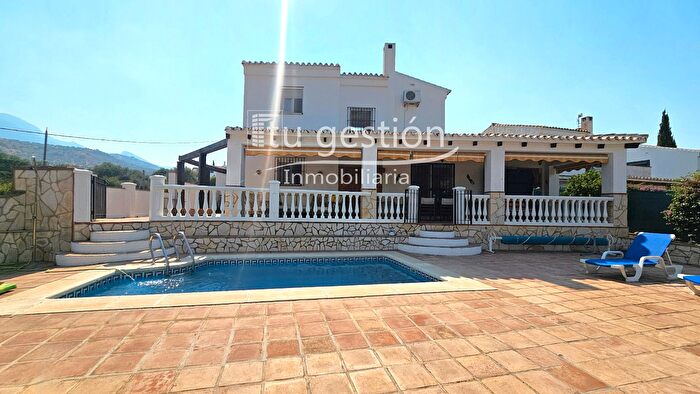 Casas en venta y pisos alquiler - 1