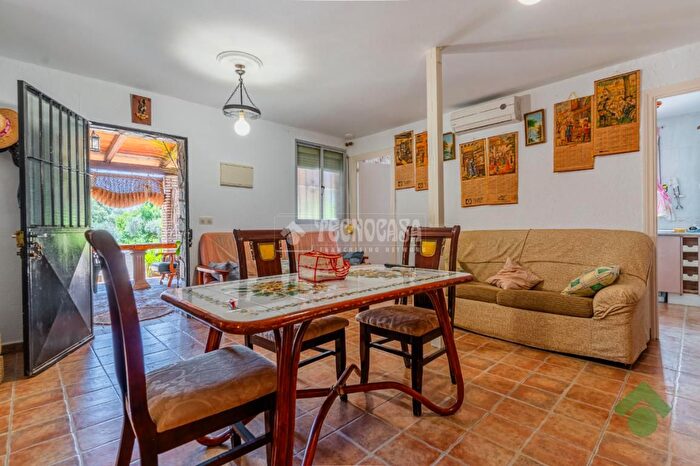 Casas en venta y pisos alquiler - 3