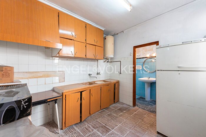 Casas en venta y pisos alquiler - 3