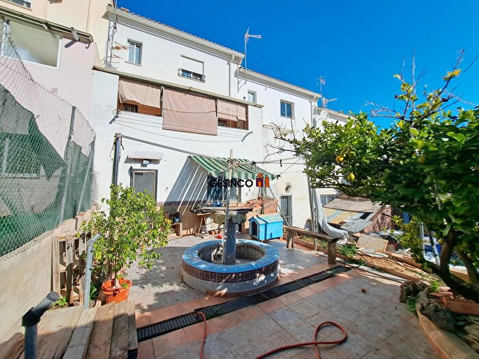 Casas en venta y pisos alquiler - 3
