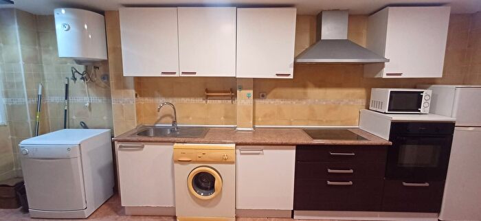 Casas en venta y pisos alquiler - 3
