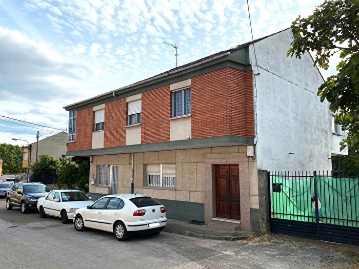 Casas en venta y pisos alquiler - 1