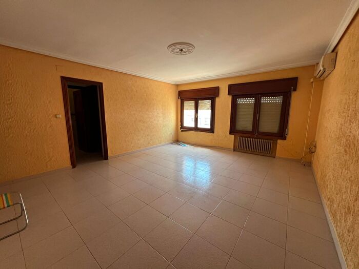 Casas en venta y pisos alquiler - 2