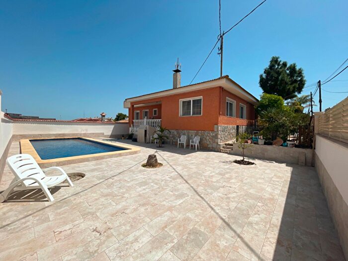 Casa en venta en Benejúzar, Alicante de 6 habitaciones