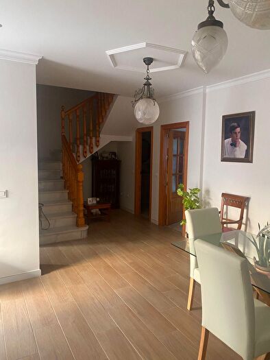 Casas en venta y pisos alquiler - 2