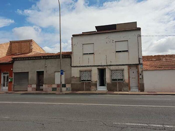 Casas en venta y pisos alquiler - 1