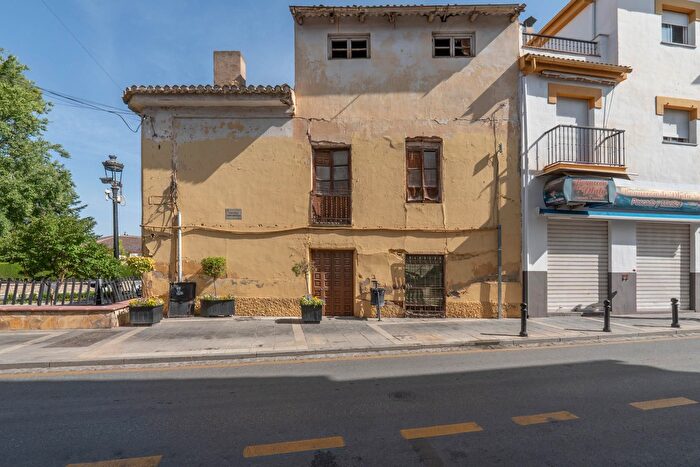 Casas en venta y pisos alquiler - 3