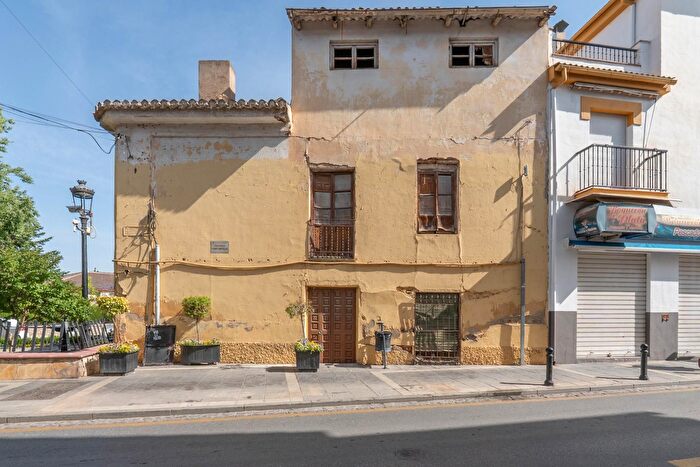 Casas en venta y pisos alquiler - 1