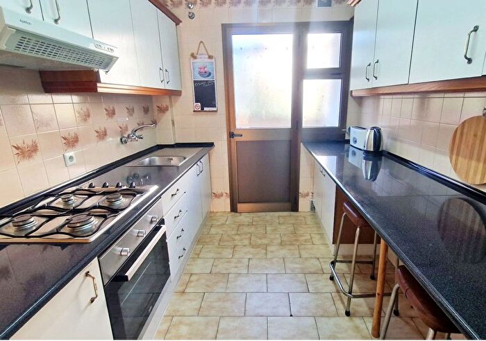Casas en venta y pisos alquiler - 2