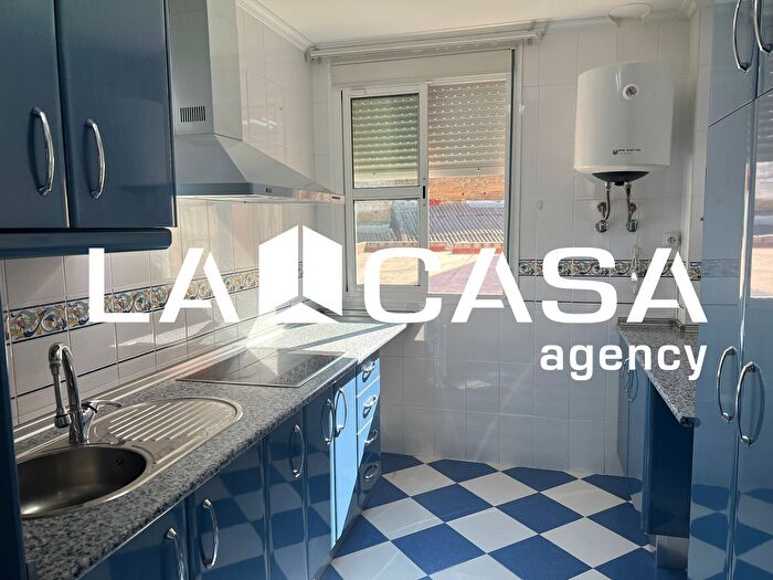Casas en venta y pisos alquiler - 1