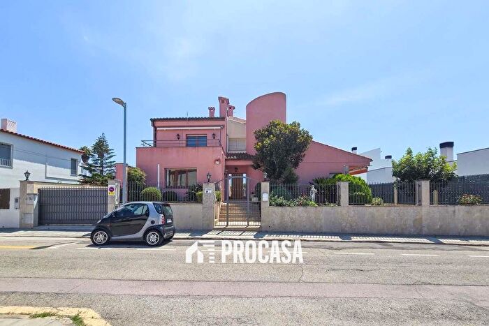 Casa en venta en Nord, Roses de 4 habitaciones