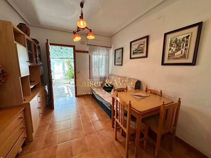 Casas en venta y pisos alquiler - 3
