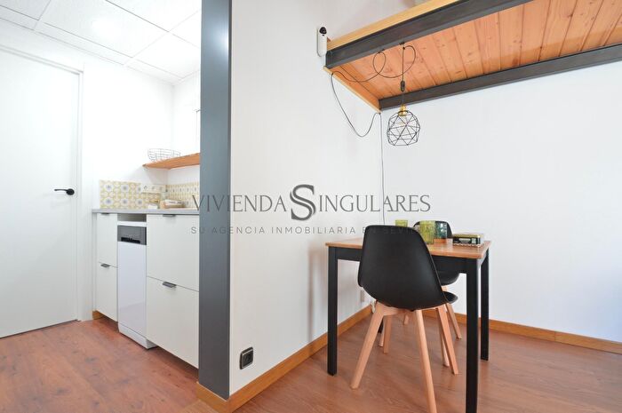 Casas en venta y pisos alquiler - 3