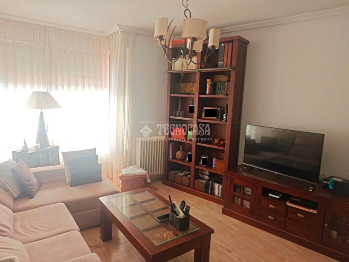 Casas en venta y pisos alquiler - 3
