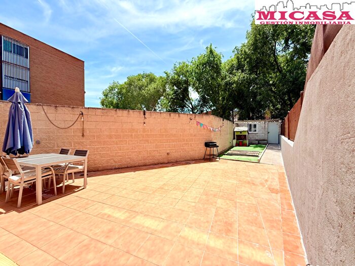 Casas en venta y pisos alquiler - 3