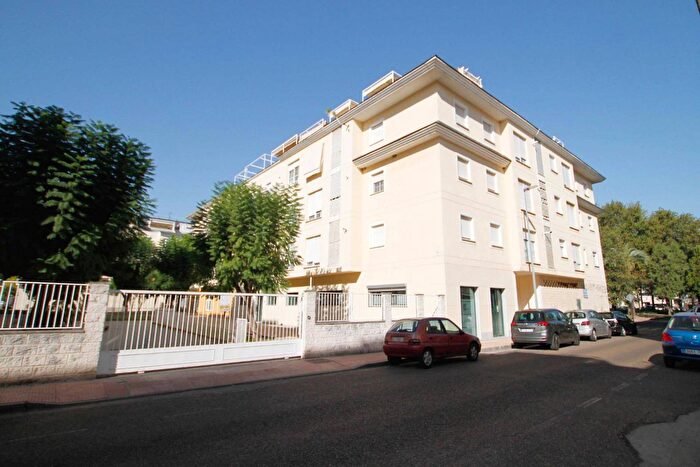 Casas en venta y pisos alquiler - 1