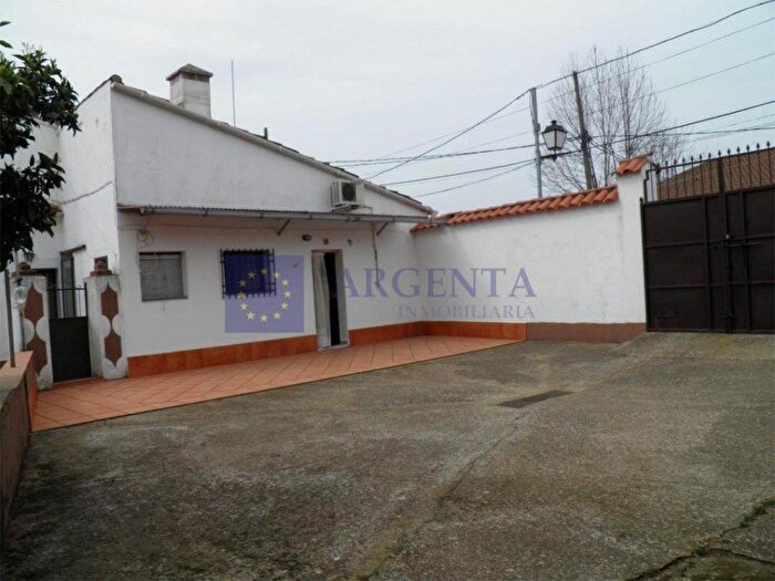 Casas en venta y pisos alquiler - 2