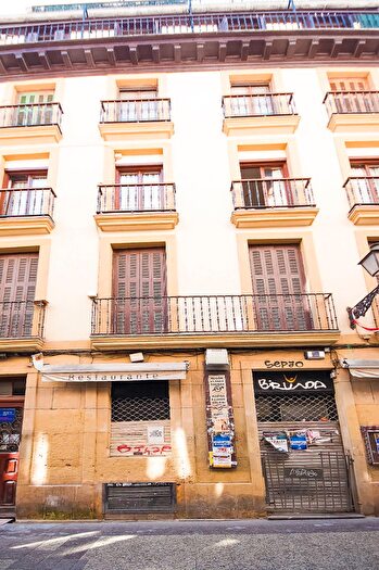 Casas en venta y pisos alquiler - 2