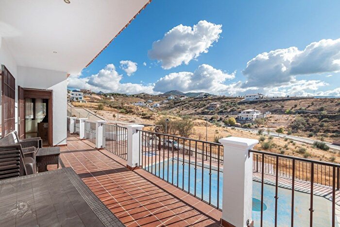 Casa en venta en Altos de la Zubia, La Zubia de 3 habitaciones