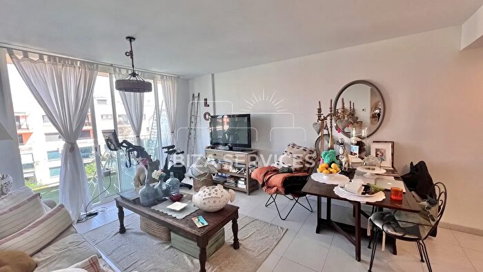 Piso en venta en Ses Figueretes Platja den Bossa Cas Serres, Eivissa de 2 habitaciones