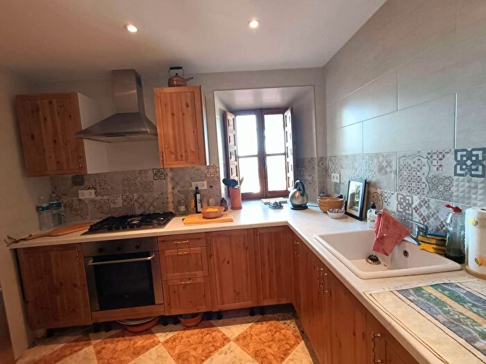 Casas en venta y pisos alquiler - 3