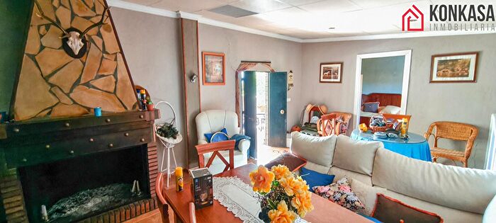 Casas en venta y pisos alquiler - 3