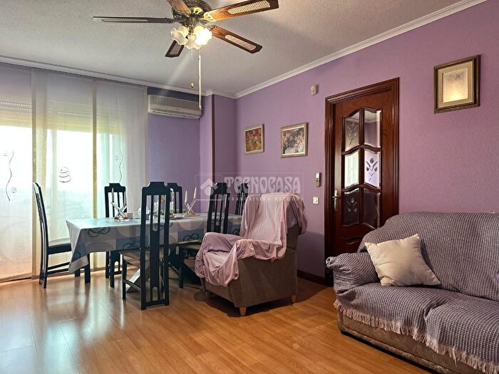 Casas en venta y pisos alquiler - 1