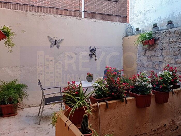 Casas en venta y pisos alquiler - 2