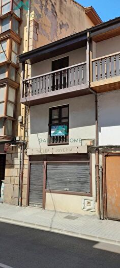 Casas en venta y pisos alquiler - 1
